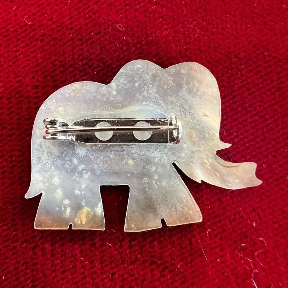 Vintage elephant pin brooch